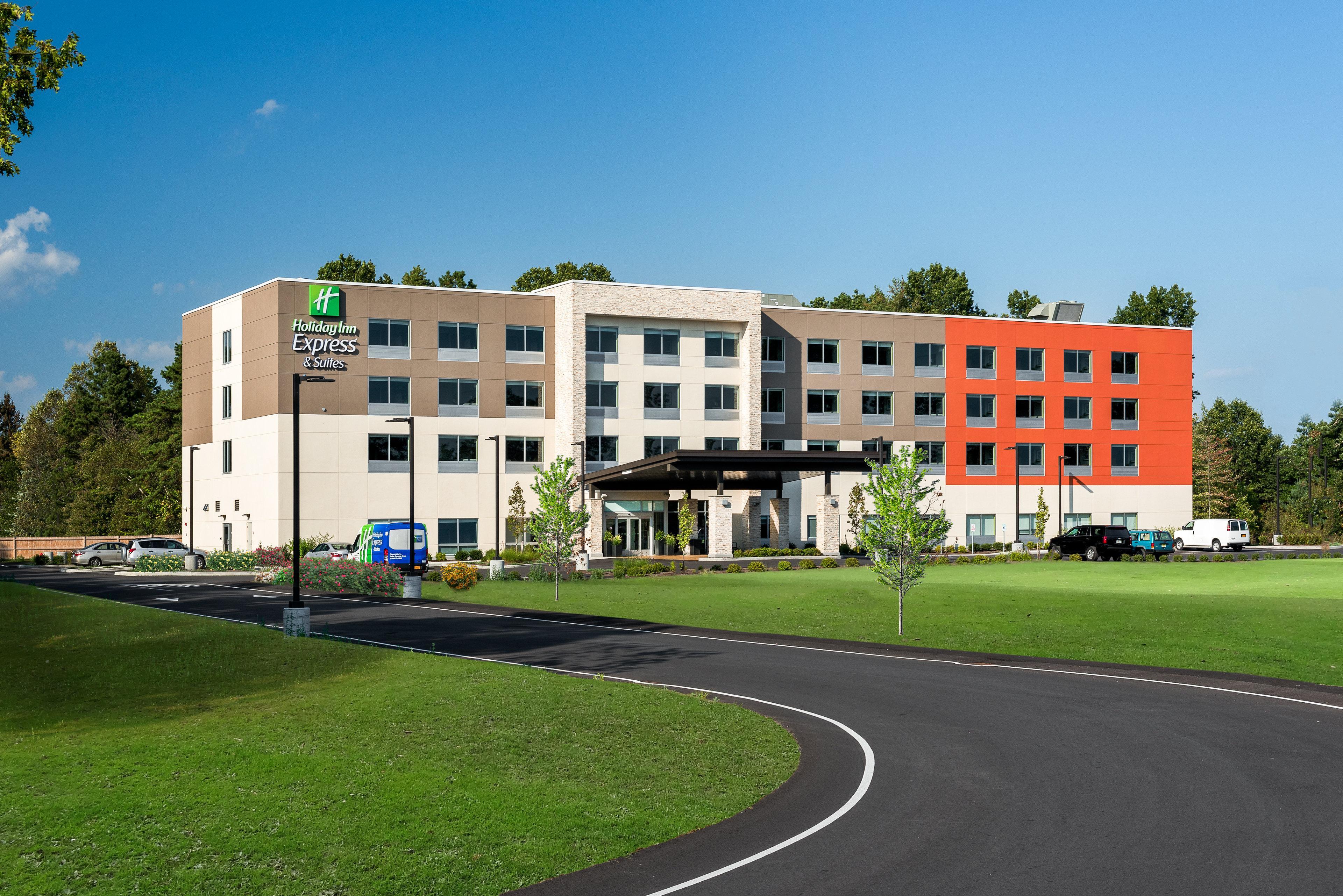 Holiday Inn Express Queensbury-Lake George Area By Ihg Eksteriør billede